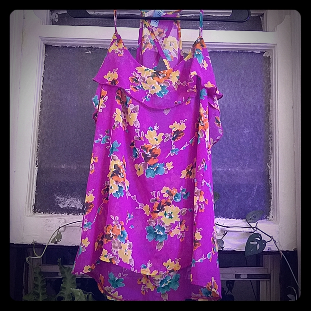 Small, flower pattern top